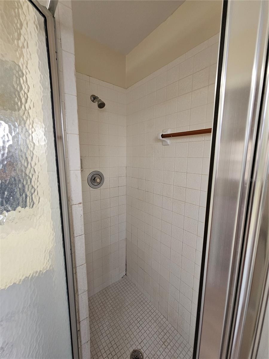 SILVER SPGS SHORES UN 28 - Residential Lease