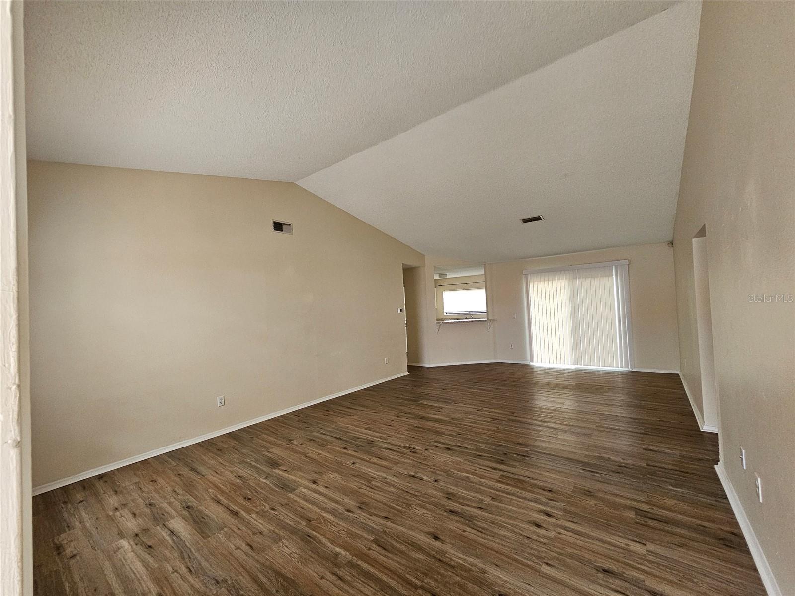 SILVER SPGS SHORES UN 28 - Residential Lease