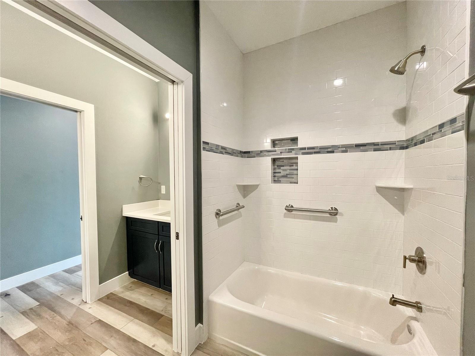 EDGECLIFF - Residential