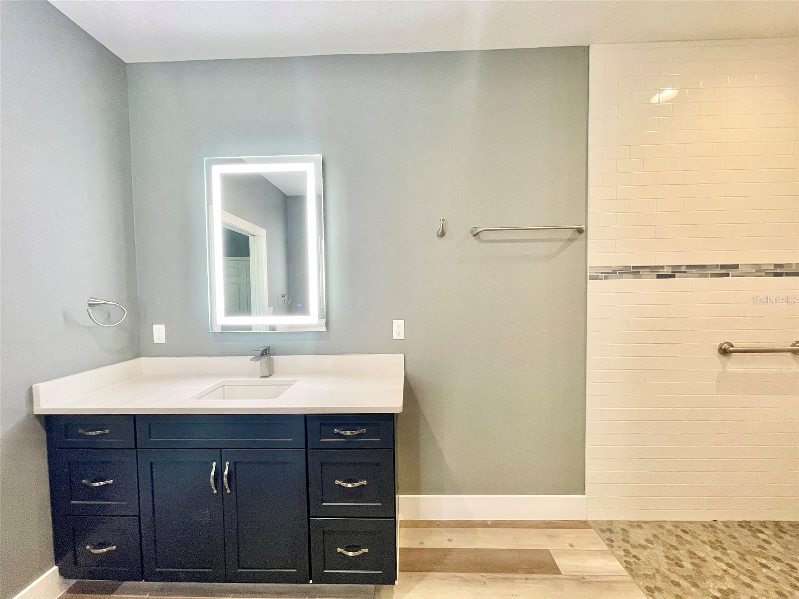 EDGECLIFF - Residential