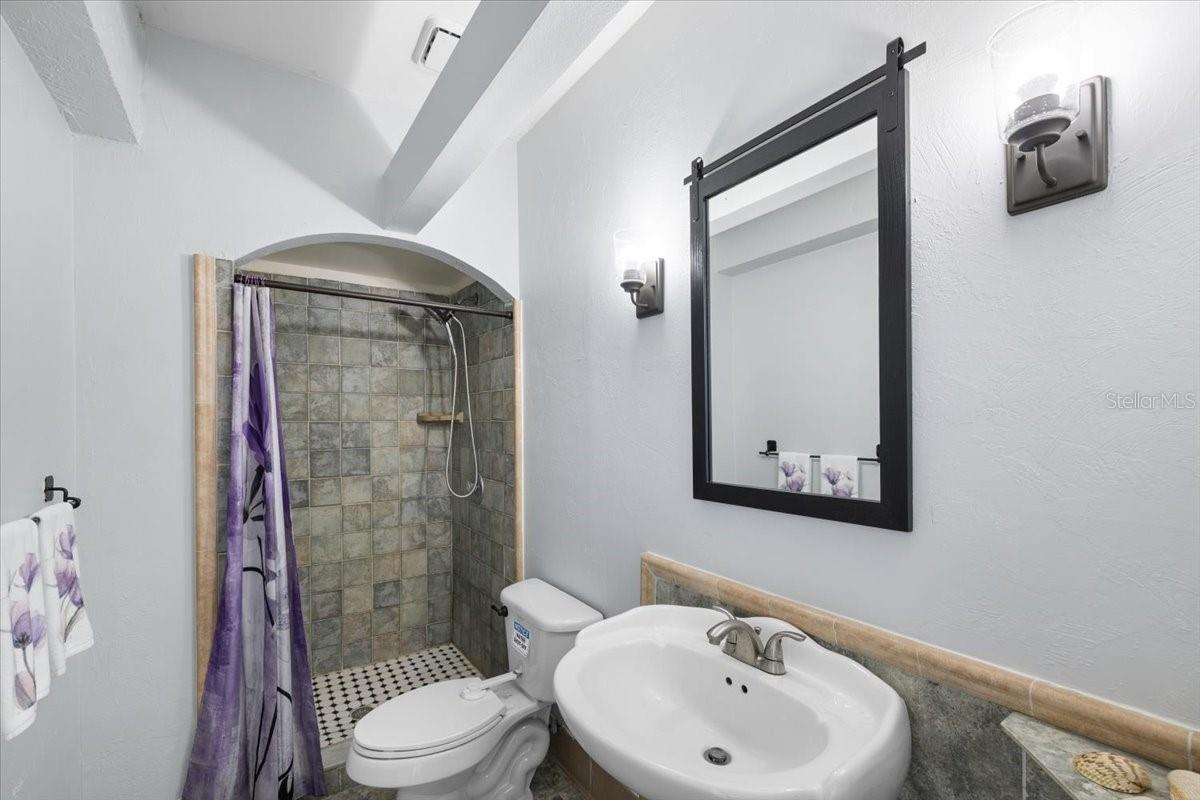 HERNANDO BEACH - Residential