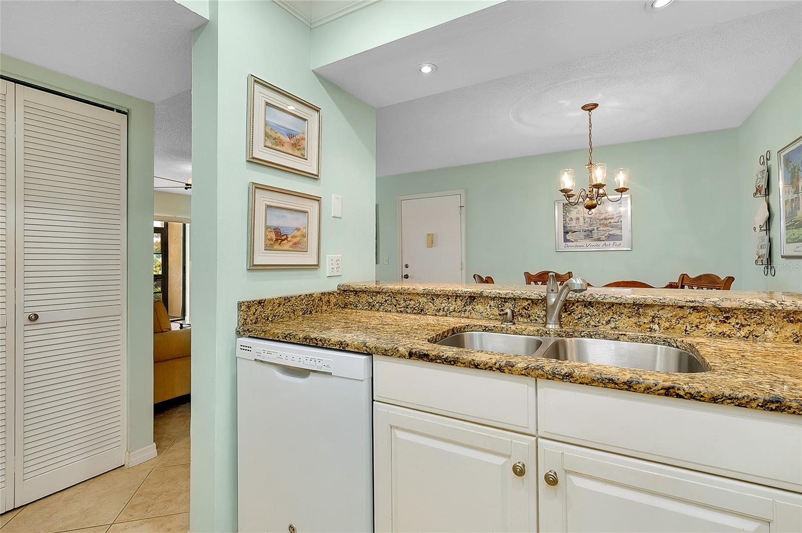 BIRD BAY V - Residential