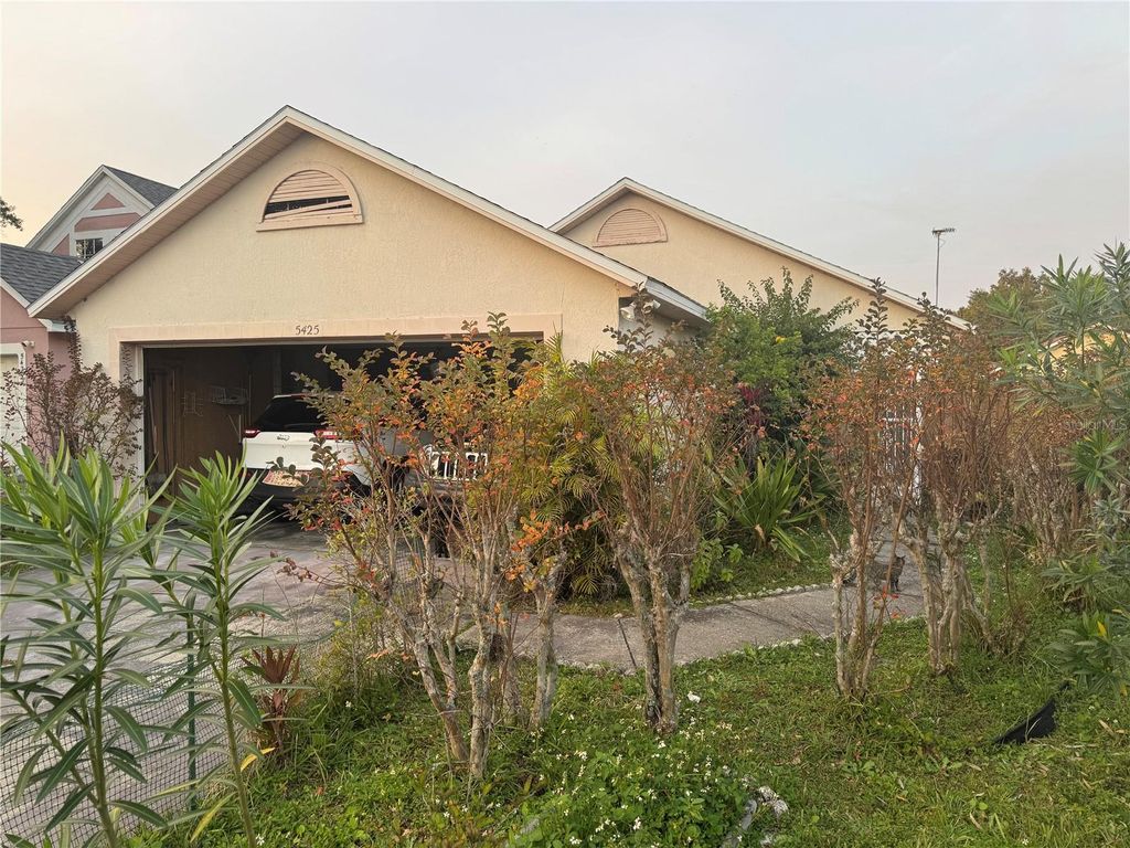 Photo of 5425 Wood Crossing Street, Orlando, FL 32811 (MLS # O6366408)