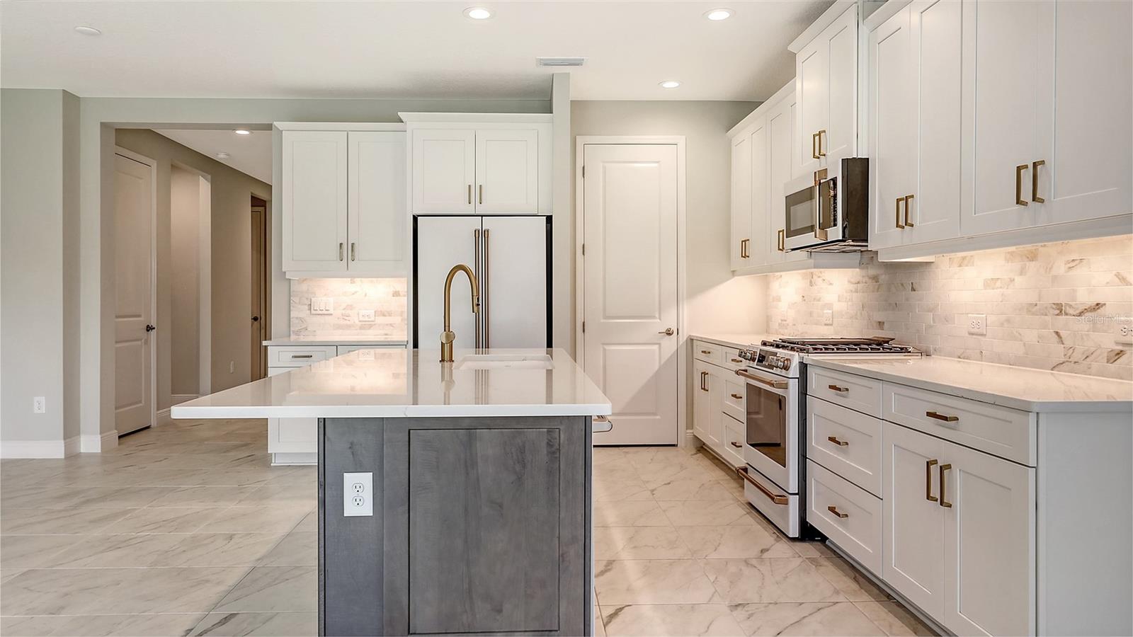 PALM GROVE AT LAKEWOOD RANCH - Residential