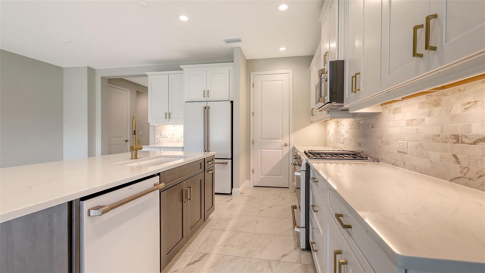 PALM GROVE AT LAKEWOOD RANCH - Residential