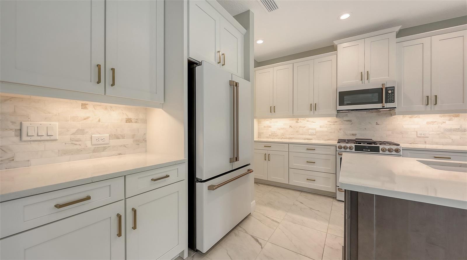 PALM GROVE AT LAKEWOOD RANCH - Residential