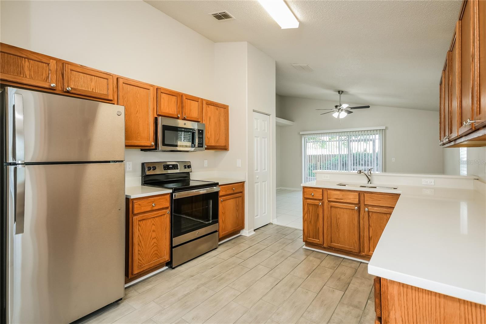 HEMINGWAY PLACE PH 01 REP - Residential Lease