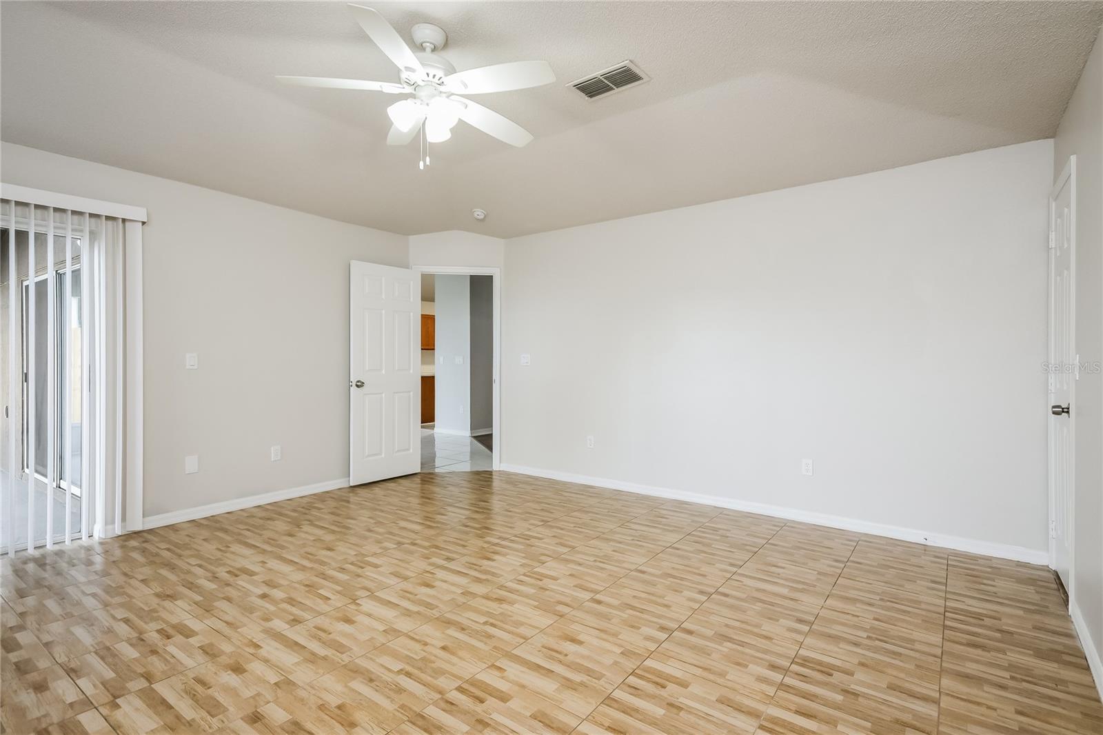 HEMINGWAY PLACE PH 01 REP - Residential Lease