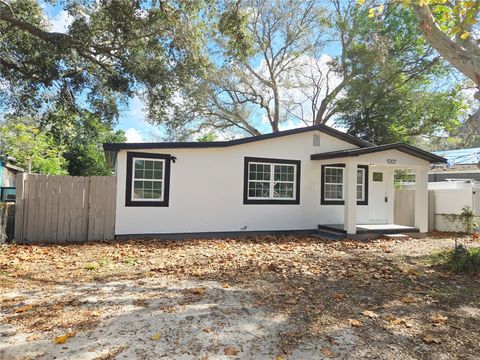 Photo of 9307 N Oakleaf Avenue, Tampa, FL 33612 (MLS # TB8468005)