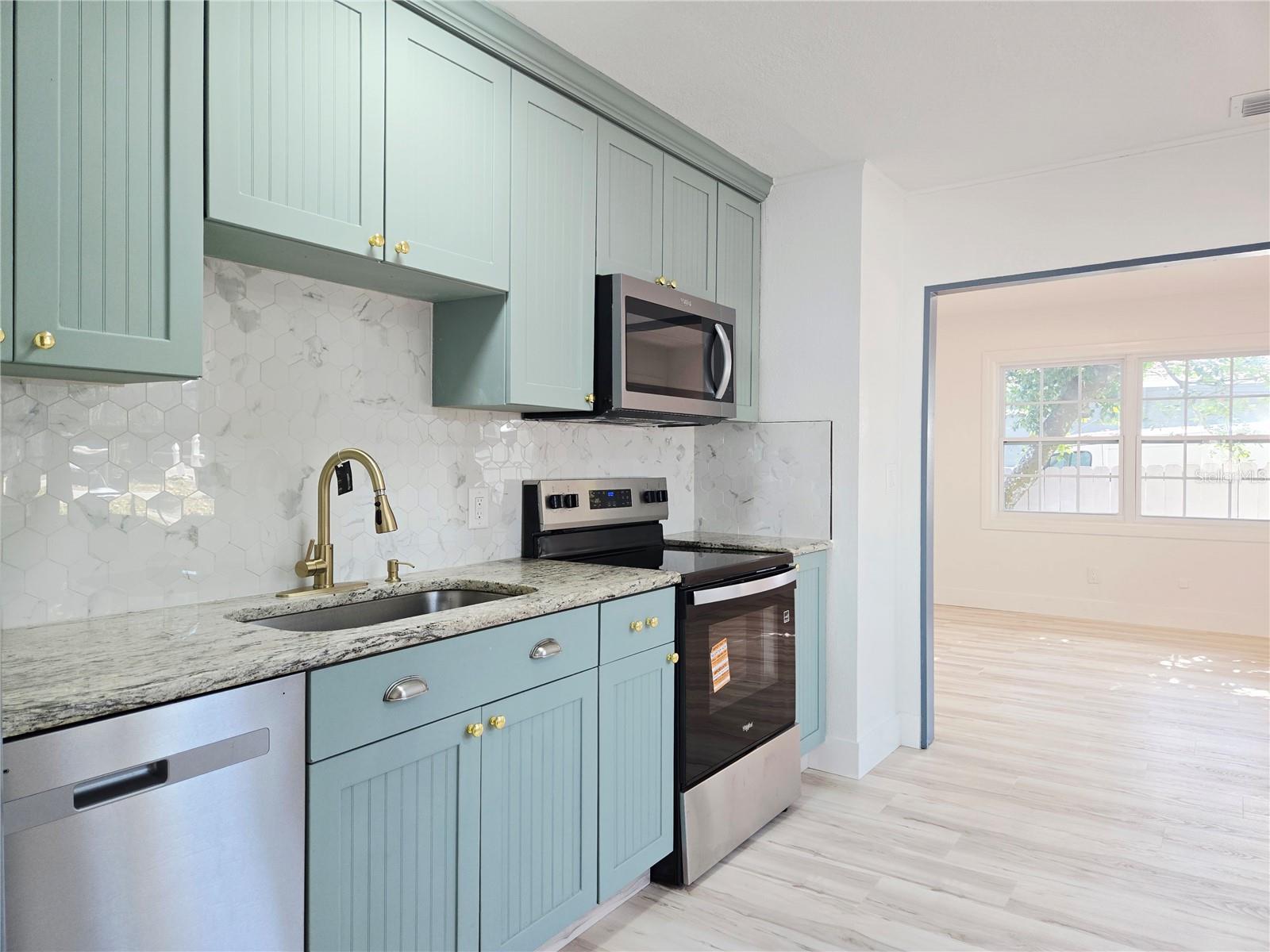 TAMPAS NORTH SIDE COUNTRY CLU - Residential