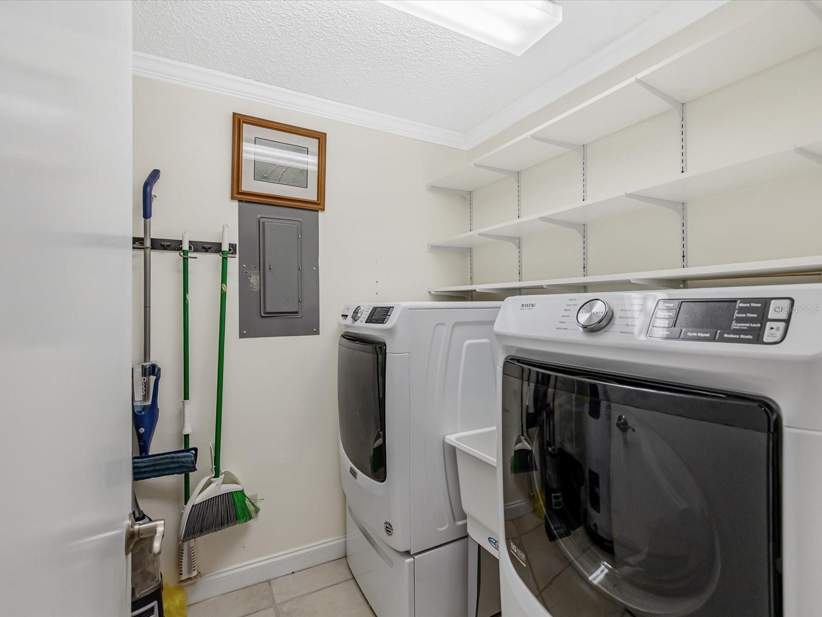 LOVERS OAK CONDO - Residential