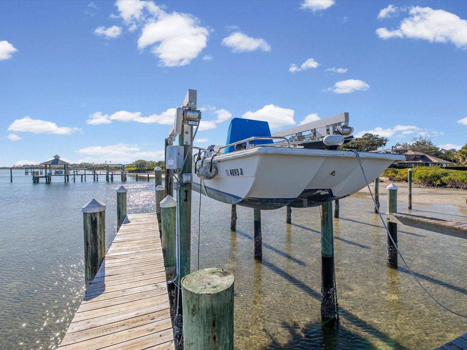 LOVERS OAK CONDO - Residential