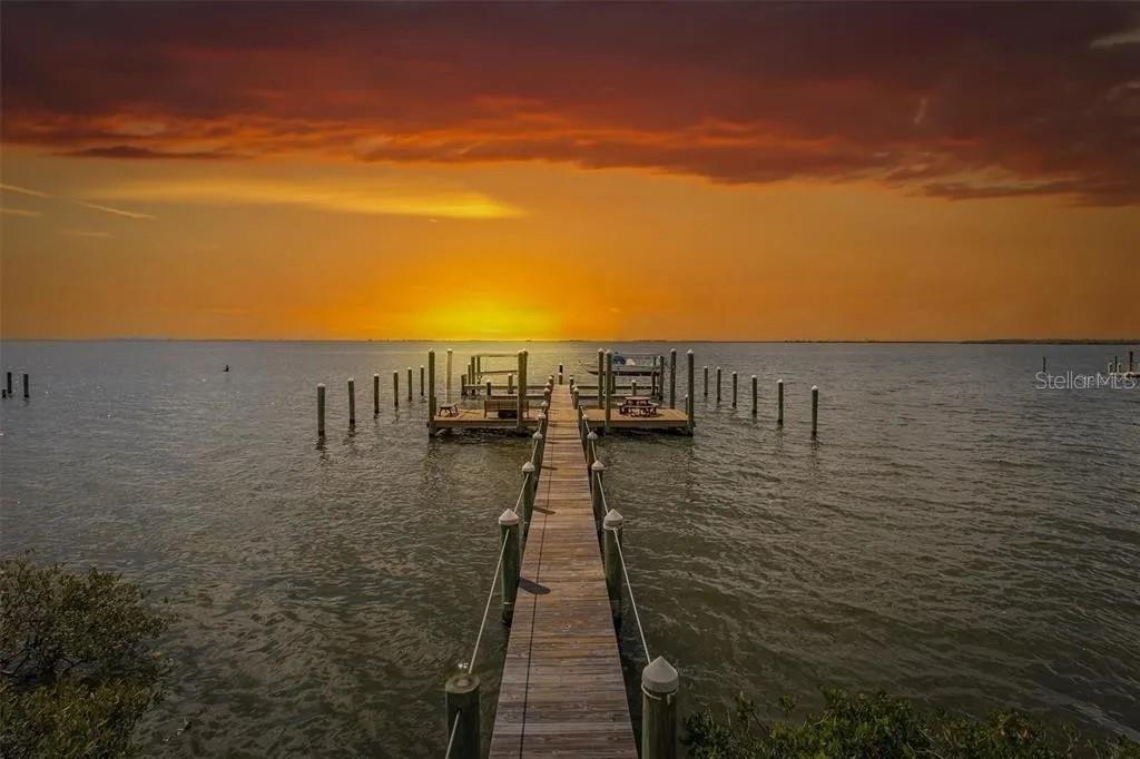 LOVERS OAK CONDO - Residential