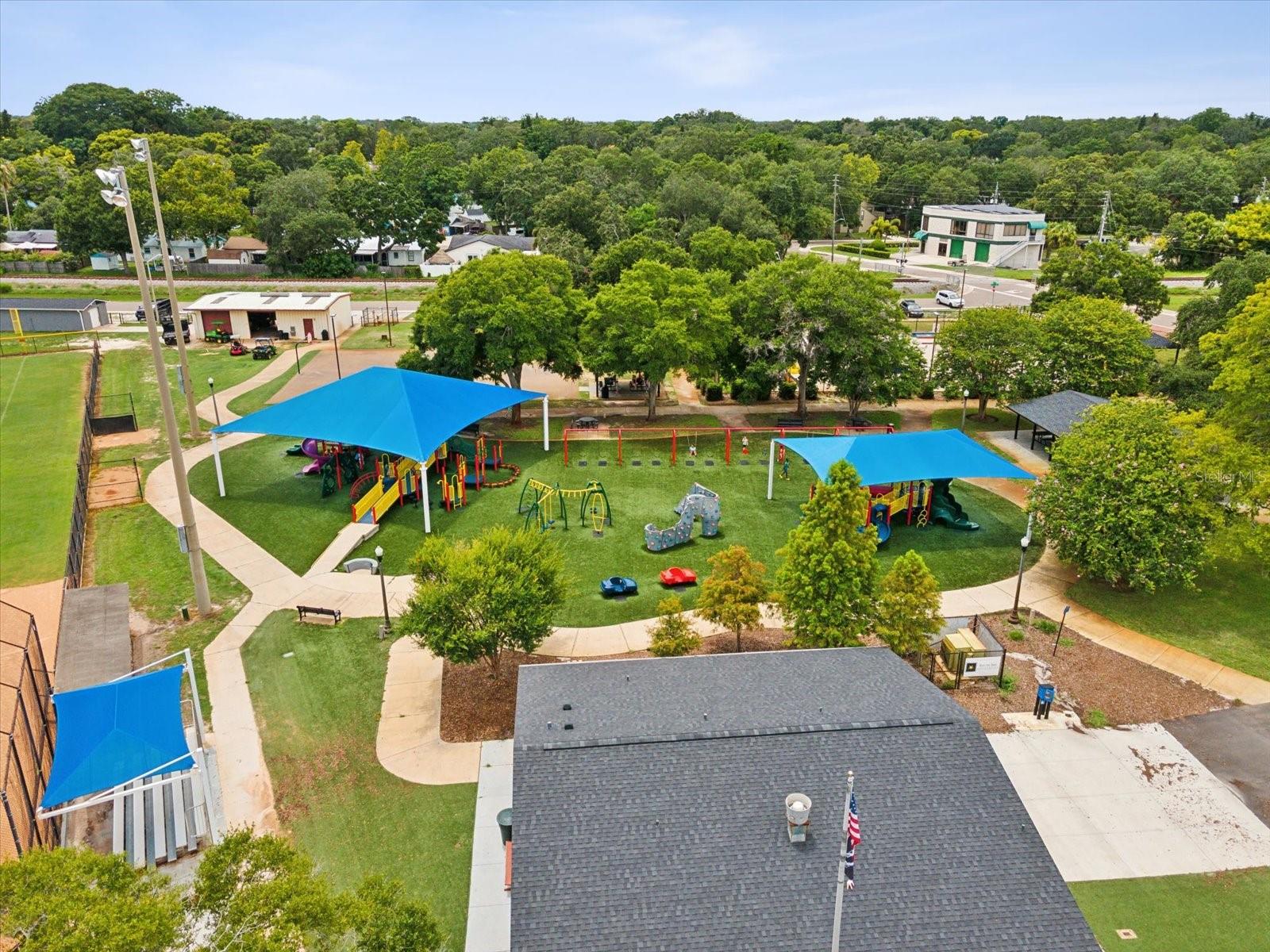 LOVERS OAK CONDO - Residential