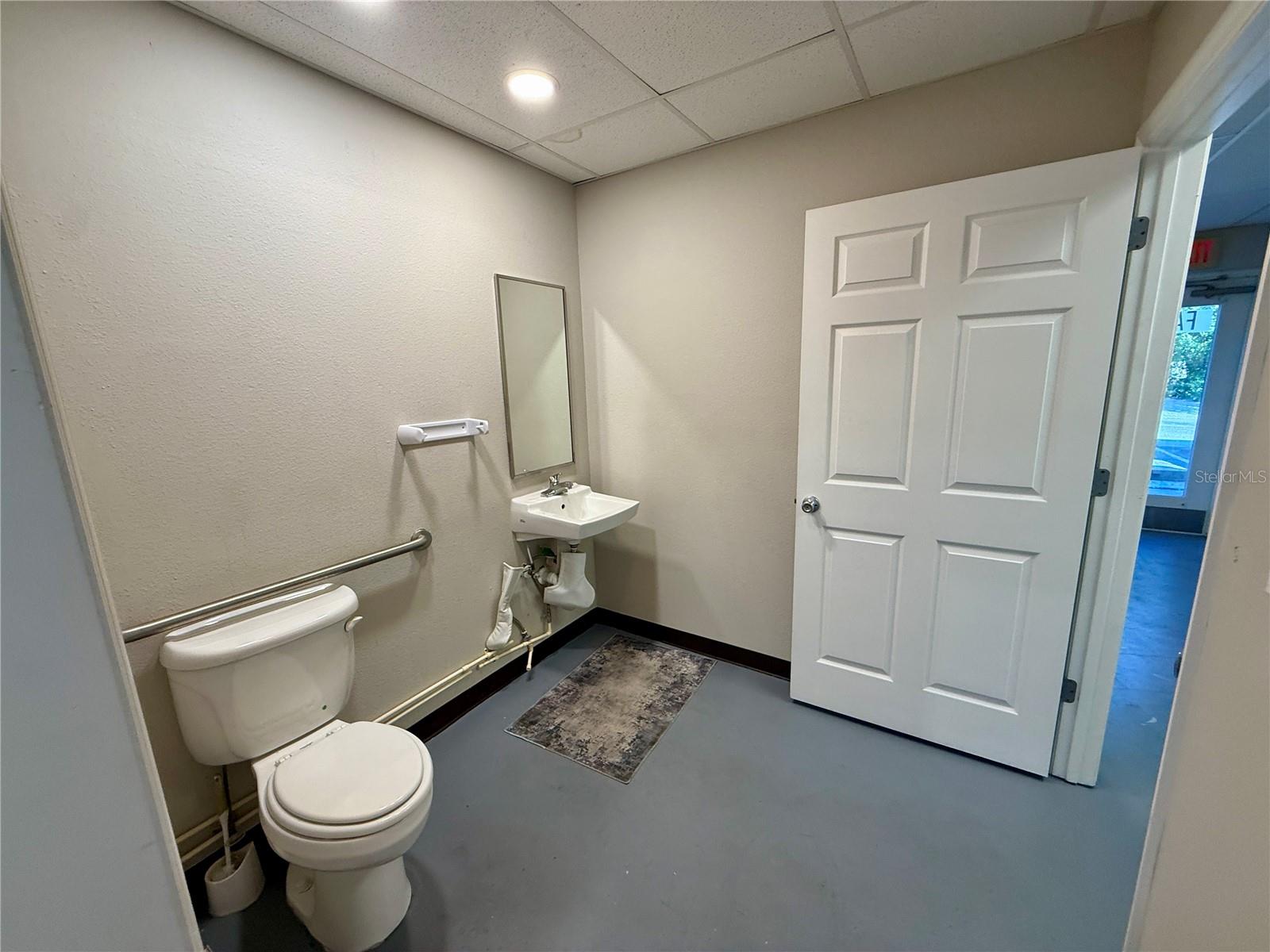 301 COMMERCE CENTER - Commercial Sale