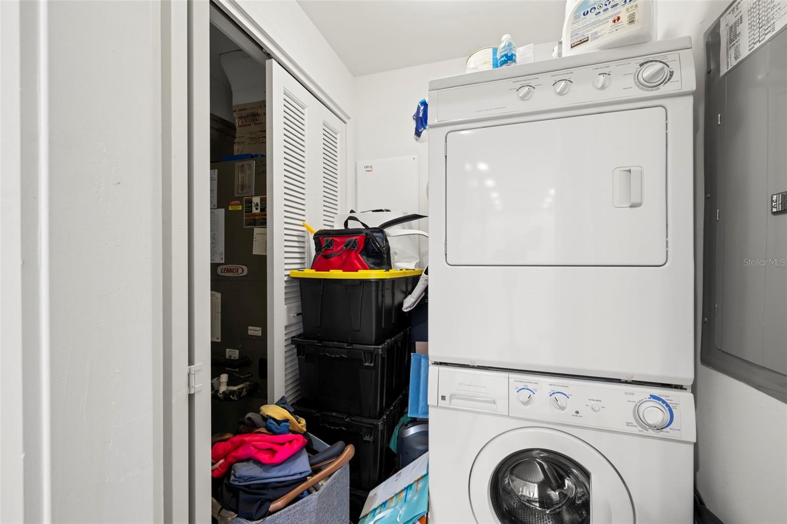 SIGNATURE PLACE CONDO - Residential Lease