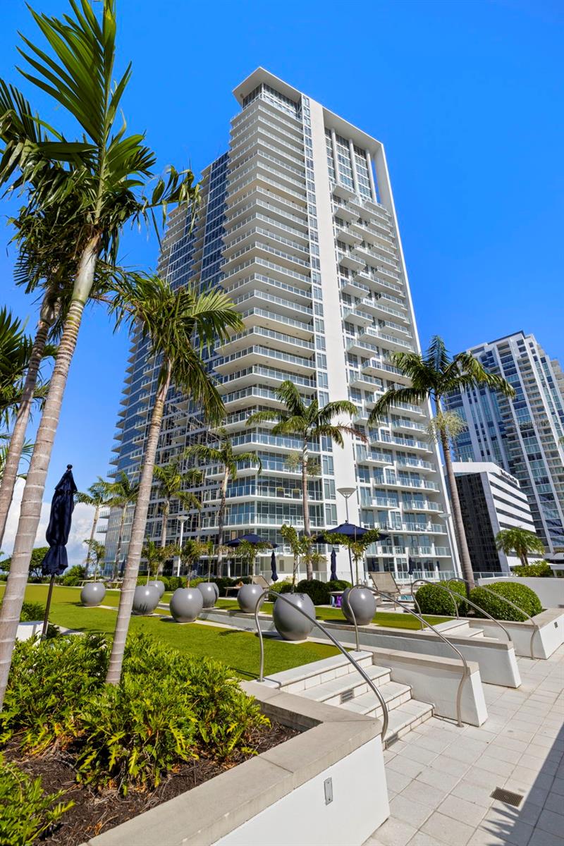 SIGNATURE PLACE CONDO - Residential Lease