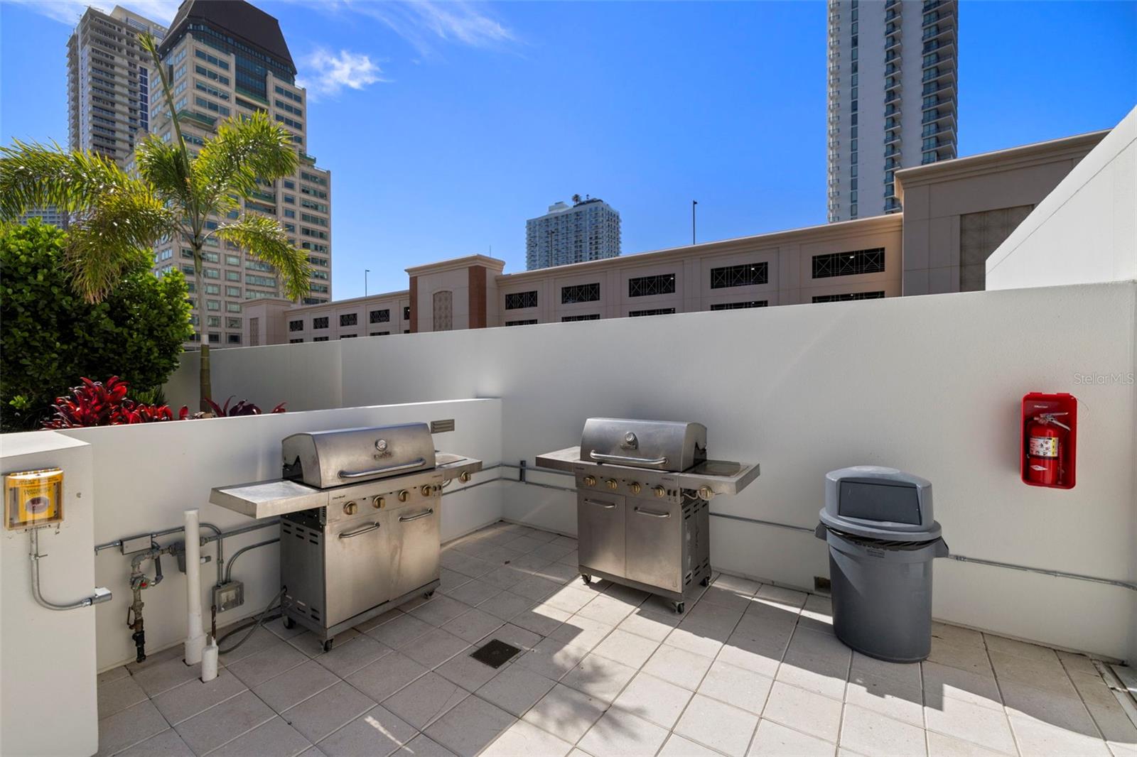 SIGNATURE PLACE CONDO - Residential Lease