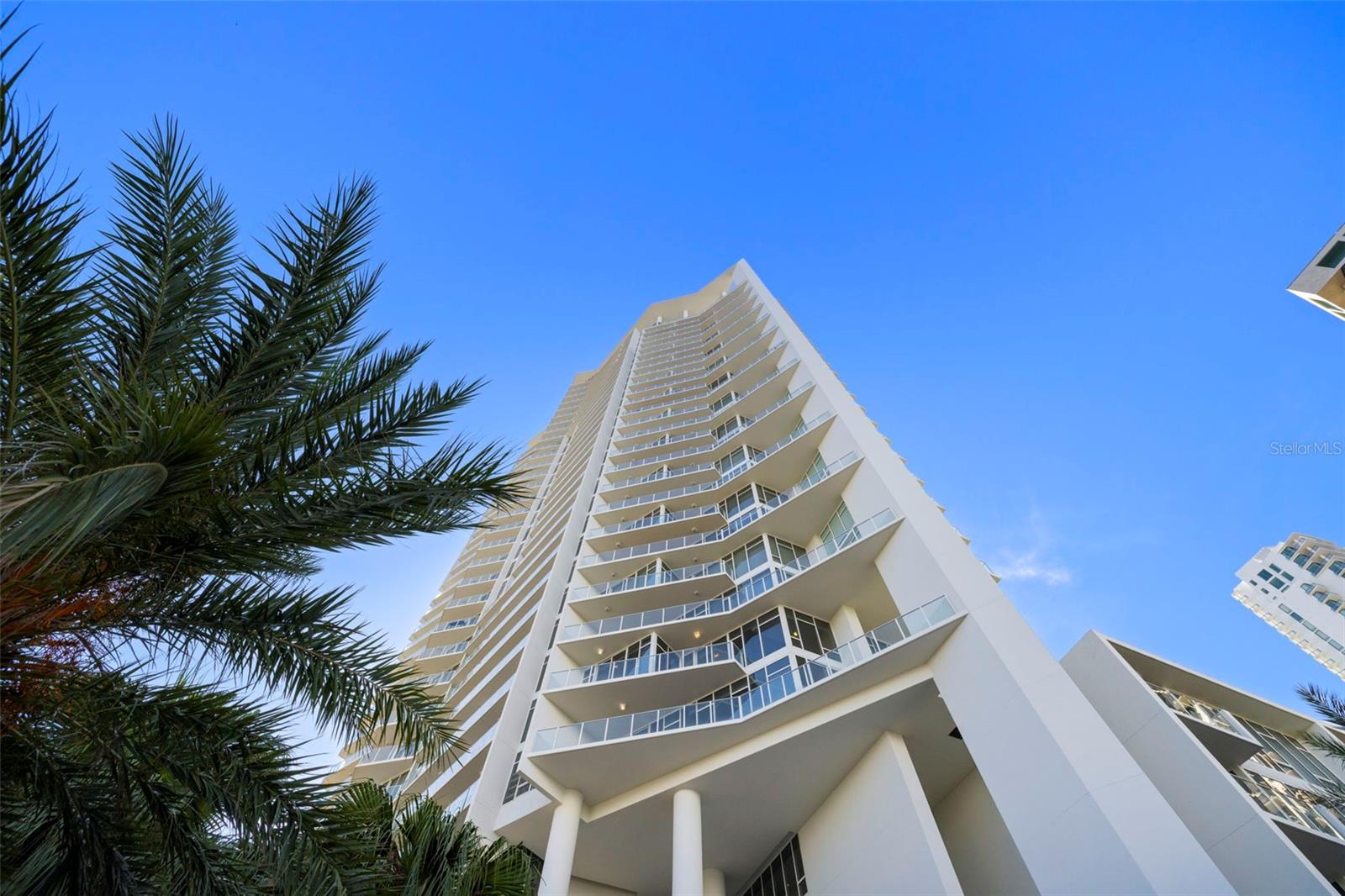 SIGNATURE PLACE CONDO - Residential Lease