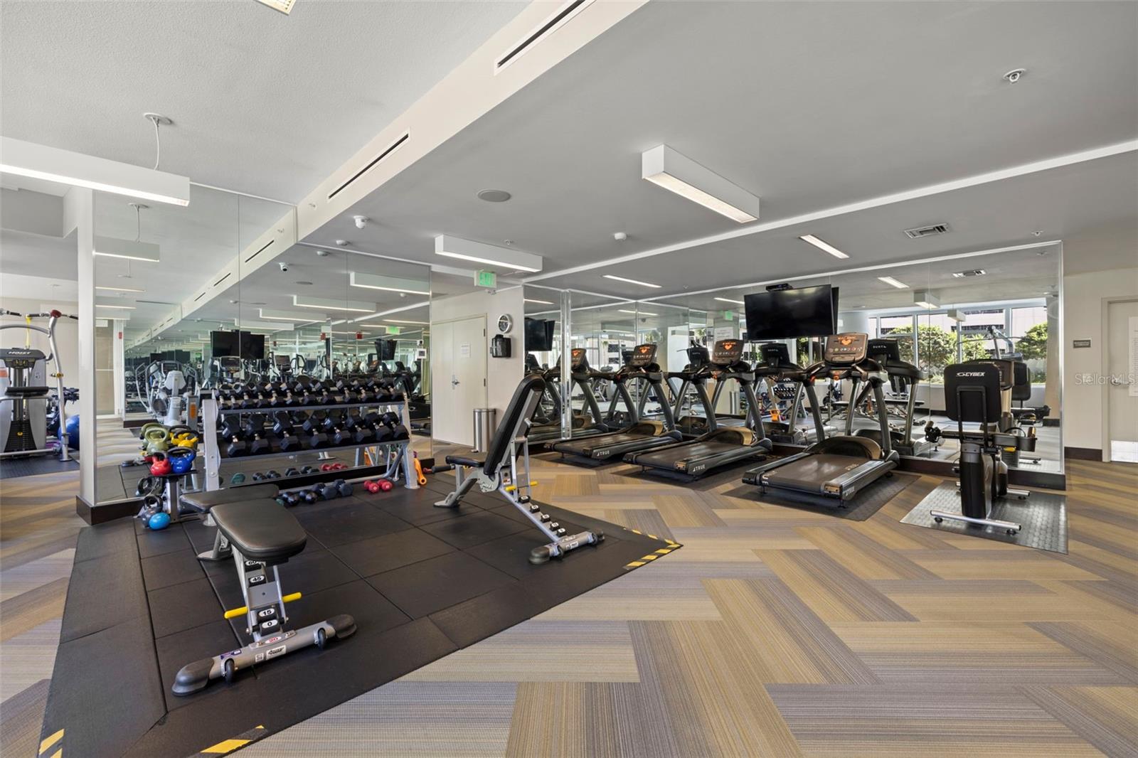 SIGNATURE PLACE CONDO - Residential Lease