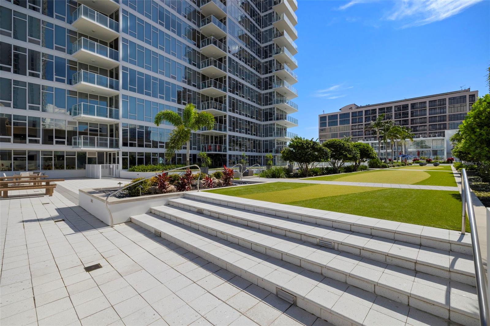 SIGNATURE PLACE CONDO - Residential Lease