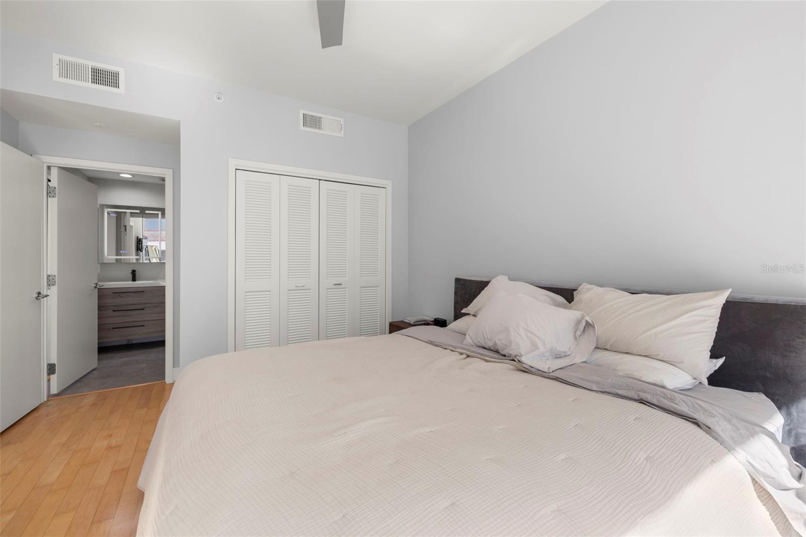 SIGNATURE PLACE CONDO - Residential Lease