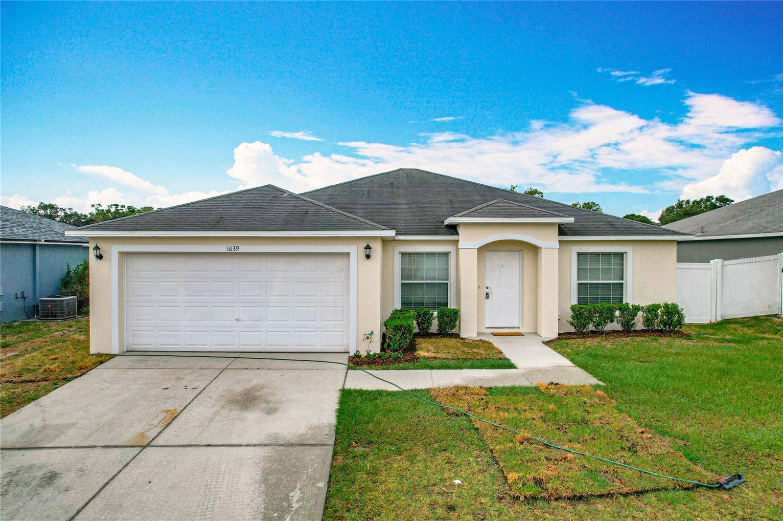 Welcome Home to North Lakeland!
Discover this beautifully renovated 3-bedroom, 2-bathroom home nestled in the highly desirable North Lakeland area. Designed for both comfort and style, this home features an open-concept floor plan filled with natural light and a warm, inviting atmosphere.
The modern kitchen is a chef’s dream, equipped with stainless steel appliances, ample cabinetry, and a breakfast bar perfect for casual meals or entertaining. The spacious master suite offers a serene retreat, complete with a private en-suite bathroom featuring sleek, contemporary finishes.
Two additional bedrooms plus a bonus room provide flexibility for a home office, guest space, or playroom. The dining area boasts a stylish accent wall—perfect for showcasing art or family memories.
Enjoy outdoor living in the large, fenced backyard, ideal for family gatherings, pets, or simply relaxing in your private space.
Location parks, Just 2 miles from Lakeland Square Mall, with shopping, dining, and entertainment right around the corner. Plus, you’ll love the easy access to I-4 for commuting to Tampa or Orlando.
3 Bedrooms / 2 Bathrooms
Bonus Room / Office Space
2-Car Garage
NO CDD Fees
Low HOA
Renovated Interior Prime Location
Don’t miss this opportunity—schedule your private showing today!