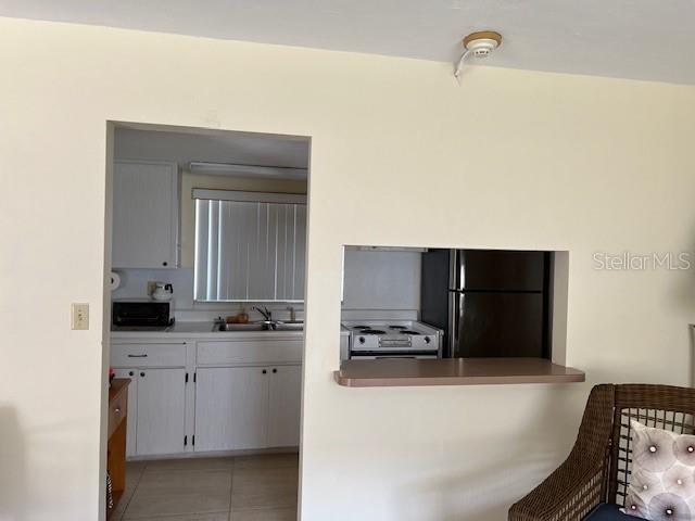 SUNLAND APTS - Residential