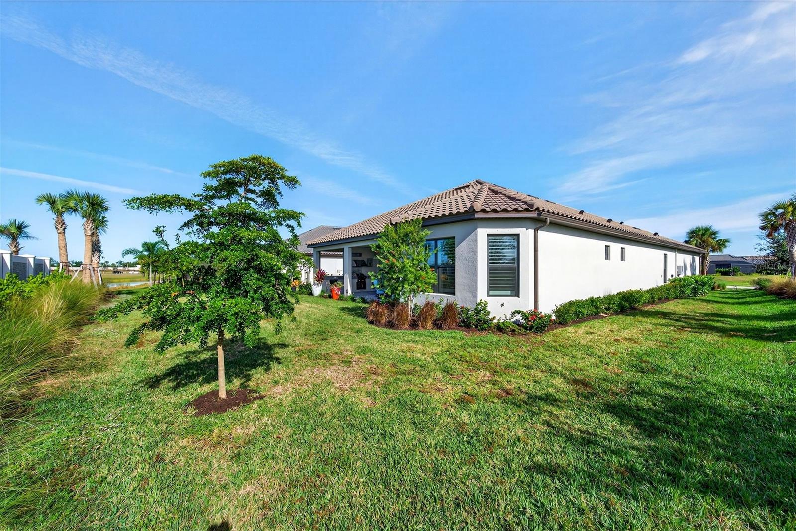 AZARIO ESPLANADE PH V - Residential