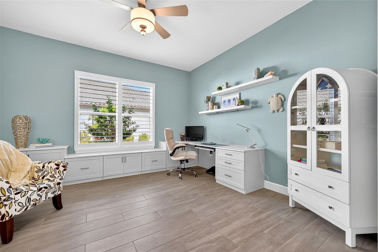 AZARIO ESPLANADE PH V - Residential