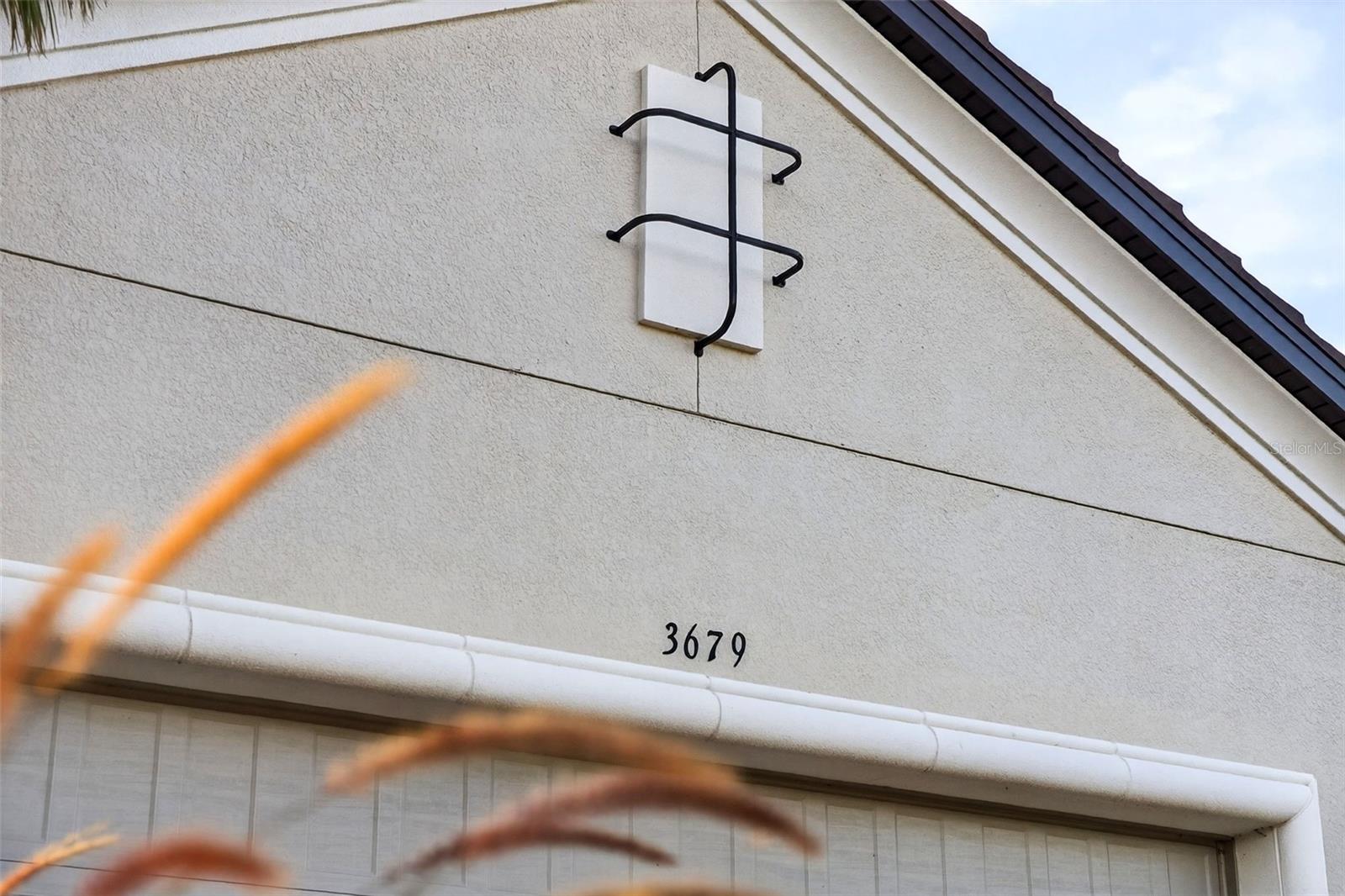 AZARIO ESPLANADE PH V - Residential