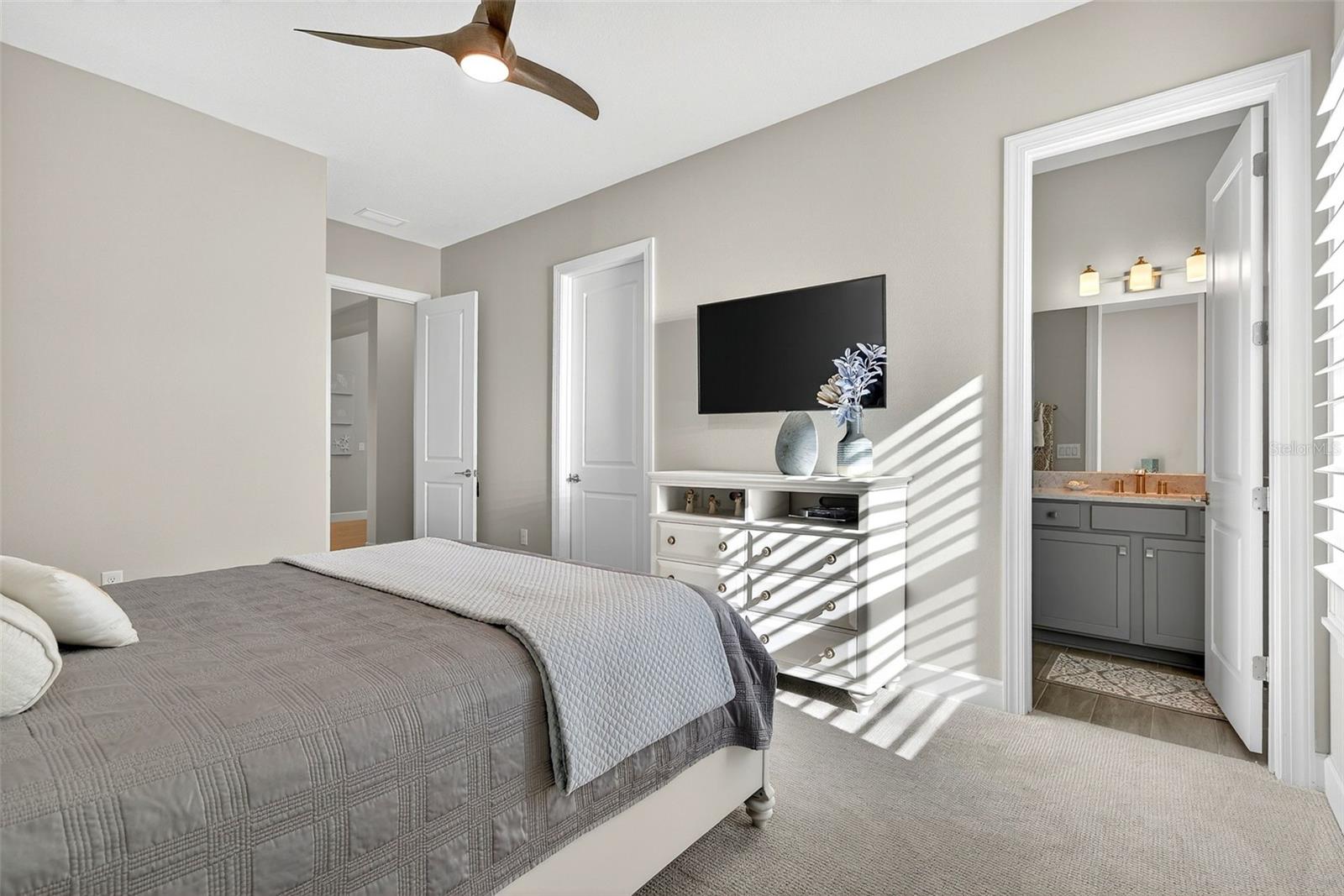 AZARIO ESPLANADE PH V - Residential