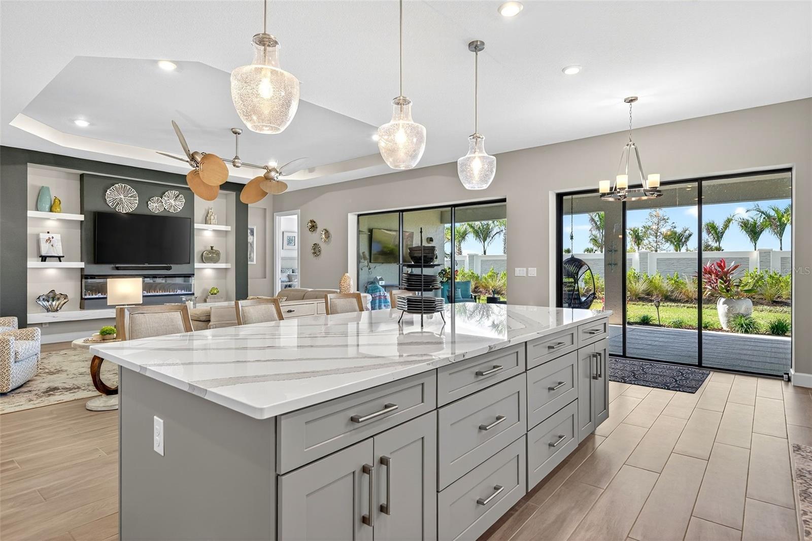 AZARIO ESPLANADE PH V - Residential