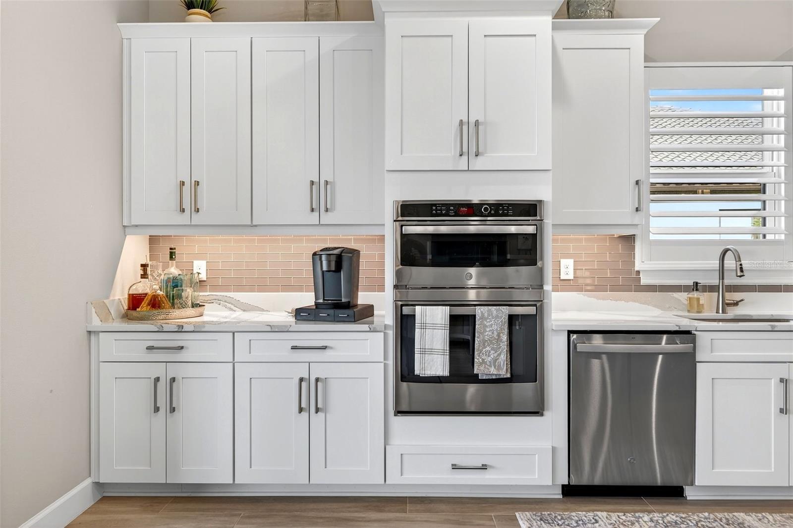 AZARIO ESPLANADE PH V - Residential