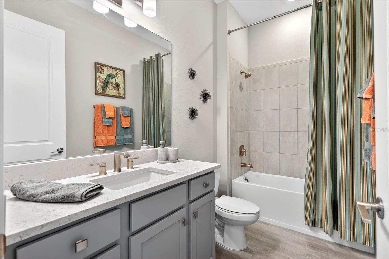 AZARIO ESPLANADE PH V - Residential