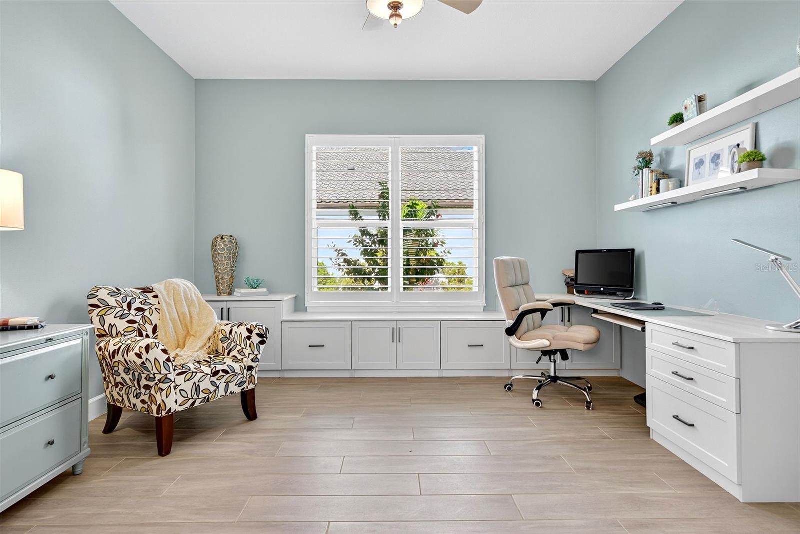 AZARIO ESPLANADE PH V - Residential