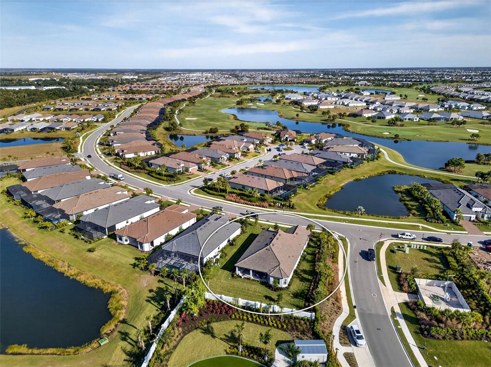 AZARIO ESPLANADE PH V - Residential