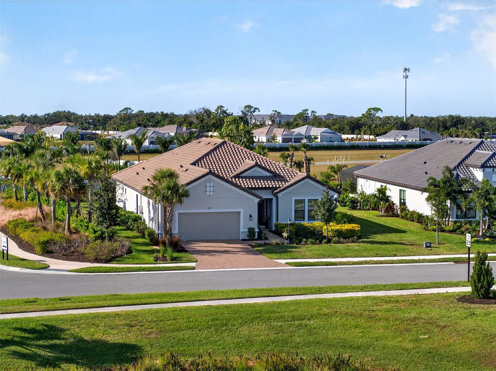 AZARIO ESPLANADE PH V - Residential