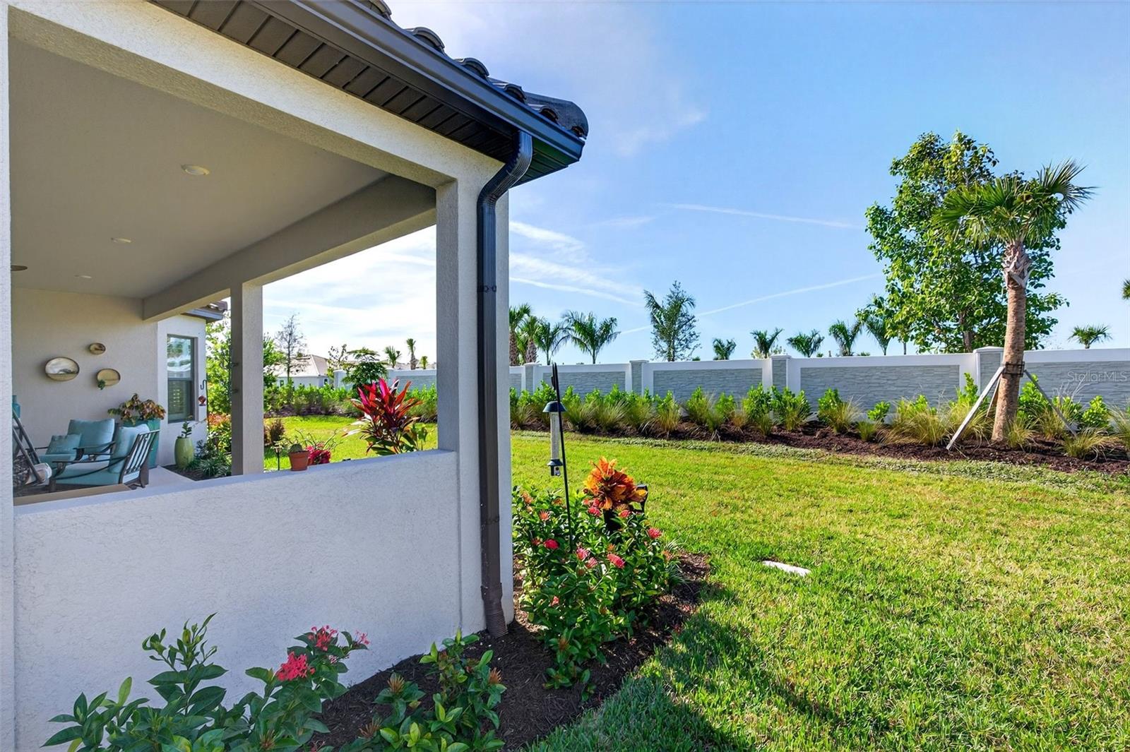 AZARIO ESPLANADE PH V - Residential