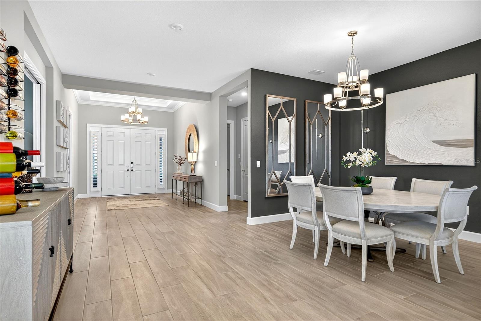 AZARIO ESPLANADE PH V - Residential