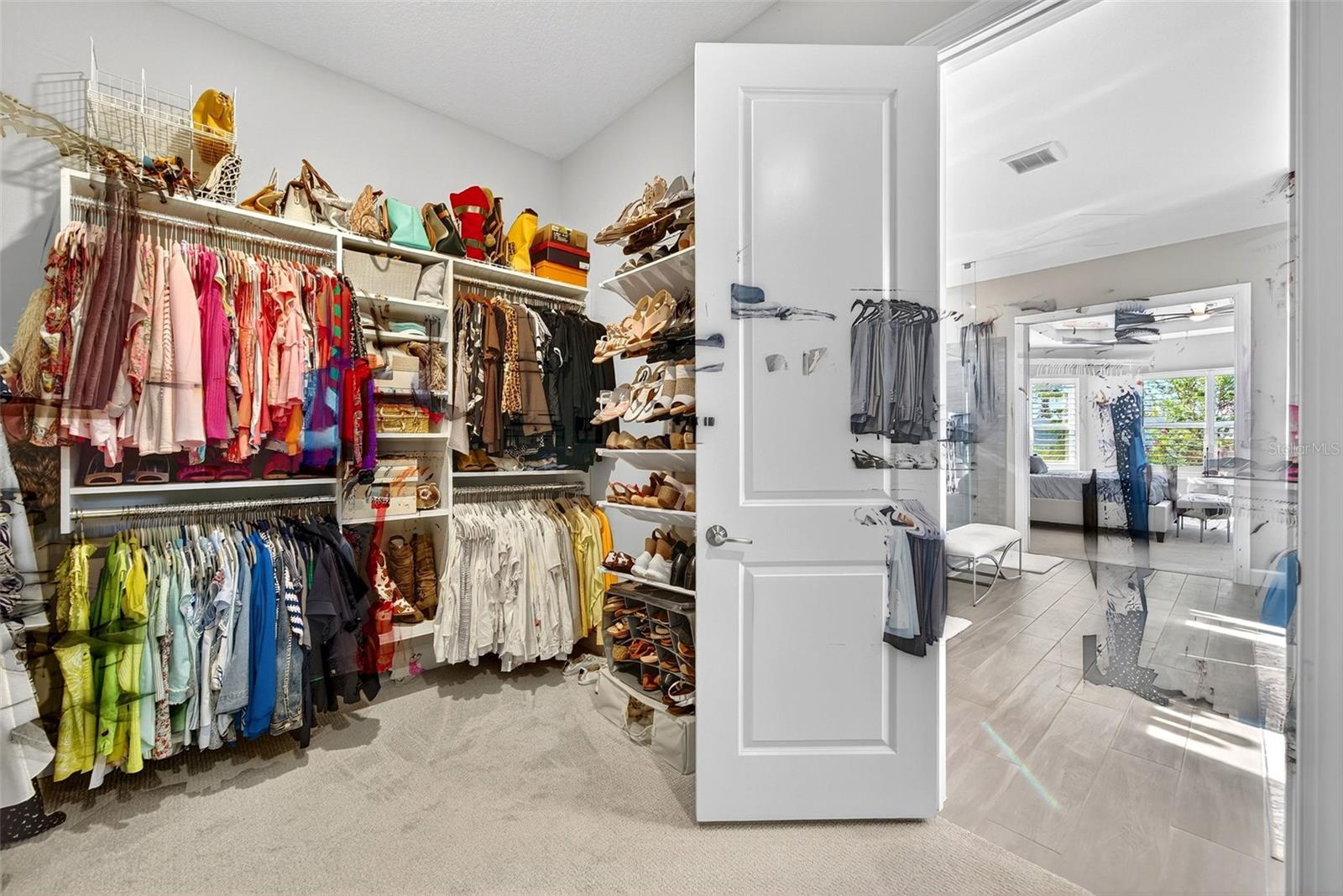 AZARIO ESPLANADE PH V - Residential