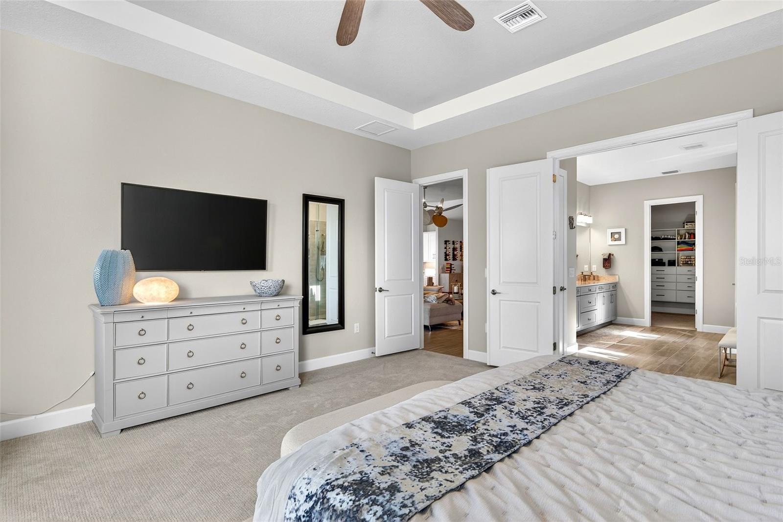 AZARIO ESPLANADE PH V - Residential