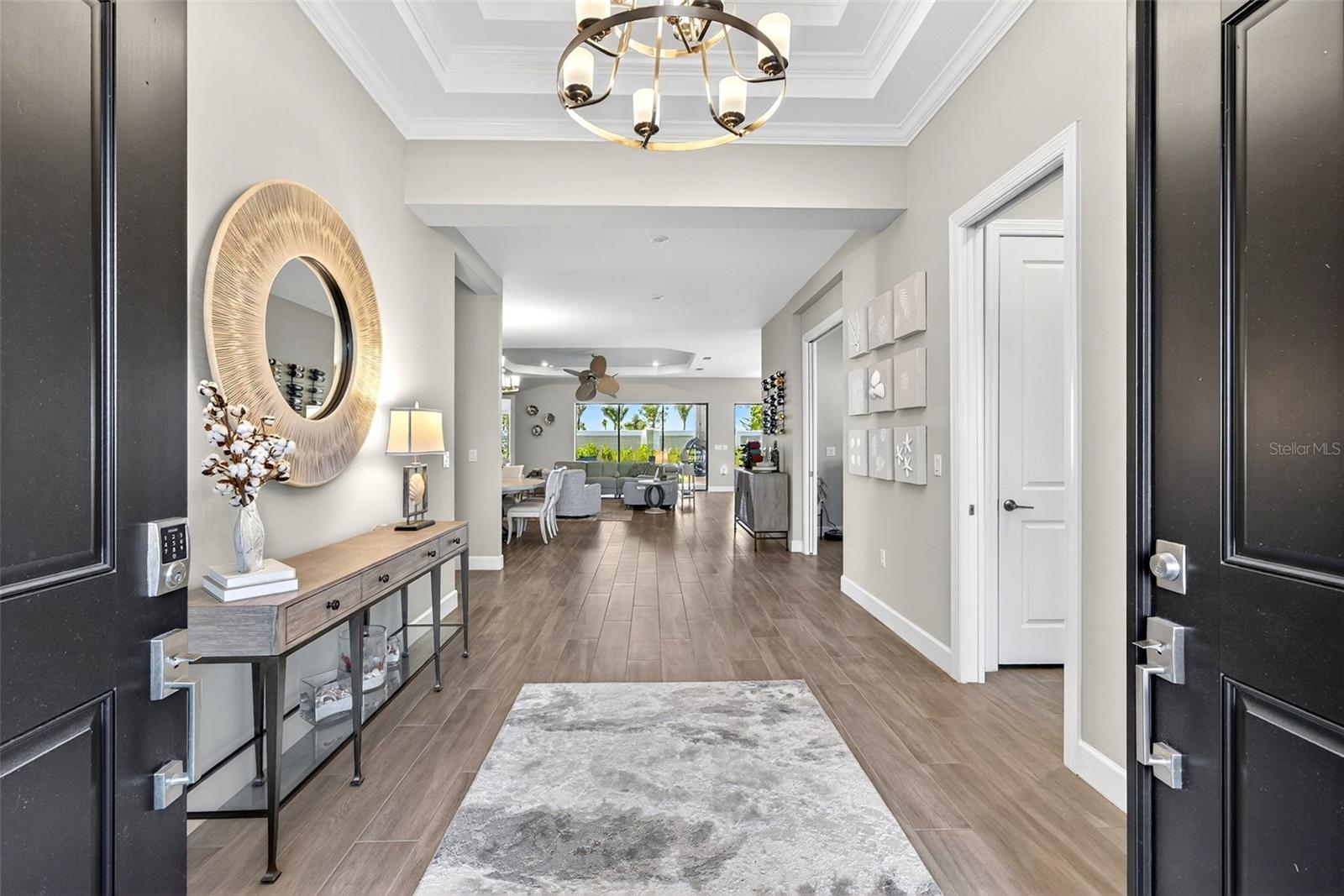 AZARIO ESPLANADE PH V - Residential