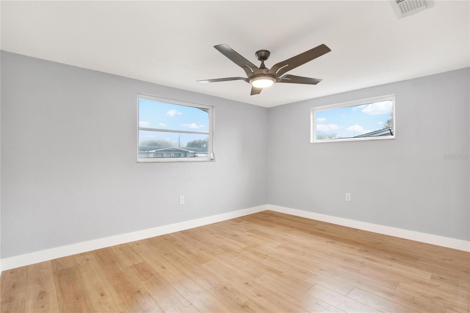 COLONIAL HILLS - Residential