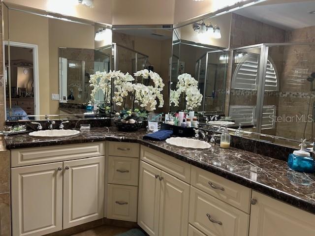 LAKE PINELOCH VILLAGE CONDO 05 - Residential