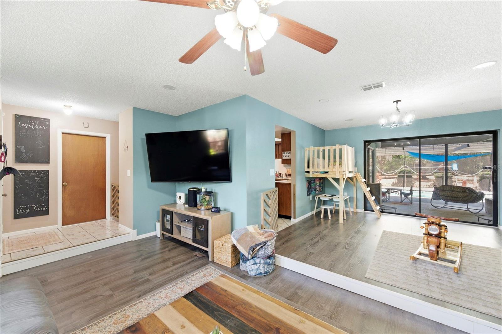 SPRING HILL - Residential