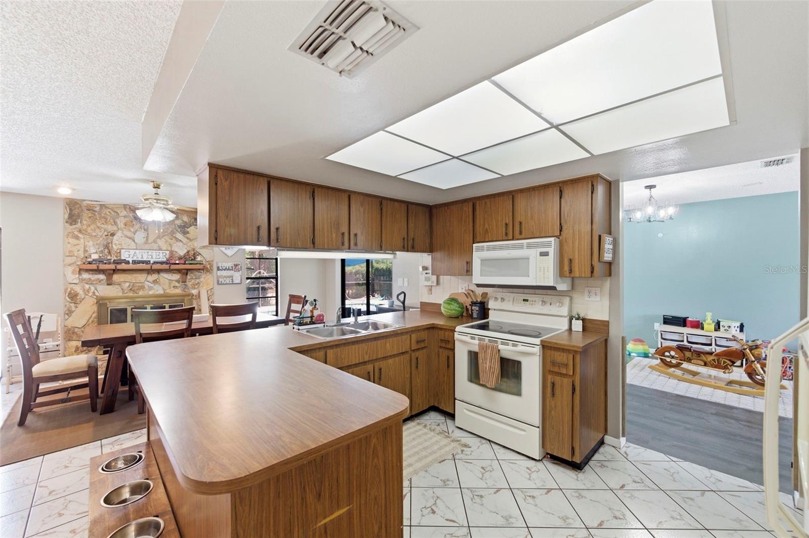 SPRING HILL - Residential