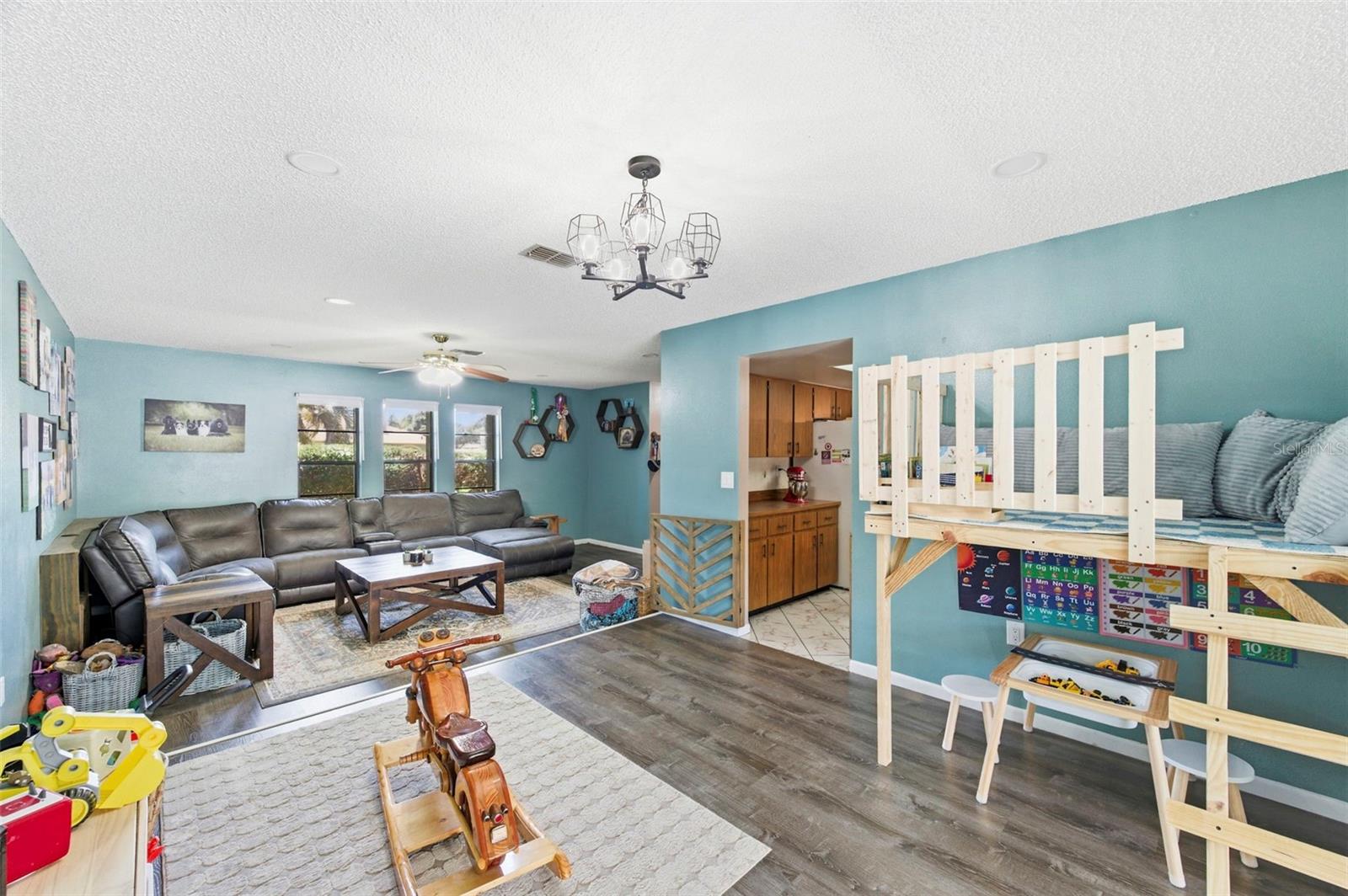 SPRING HILL - Residential