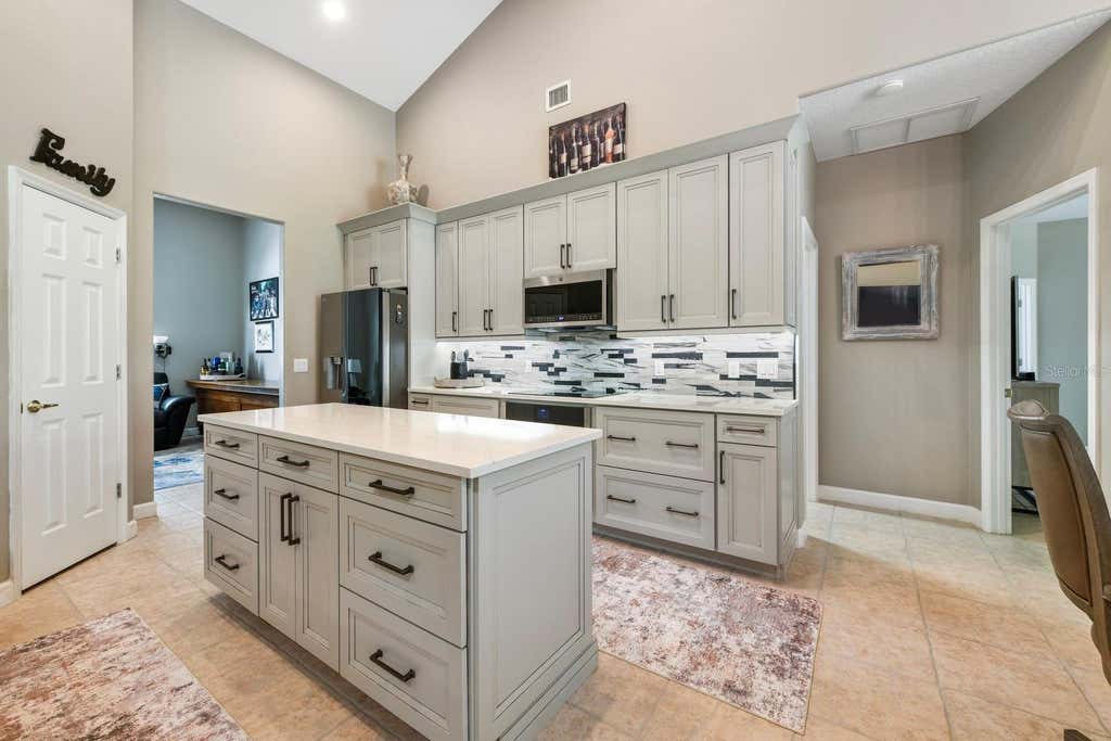 Photo of 5039 Greenbriar Trail, Mount Dora, FL 32757 (MLS # G5116531)
