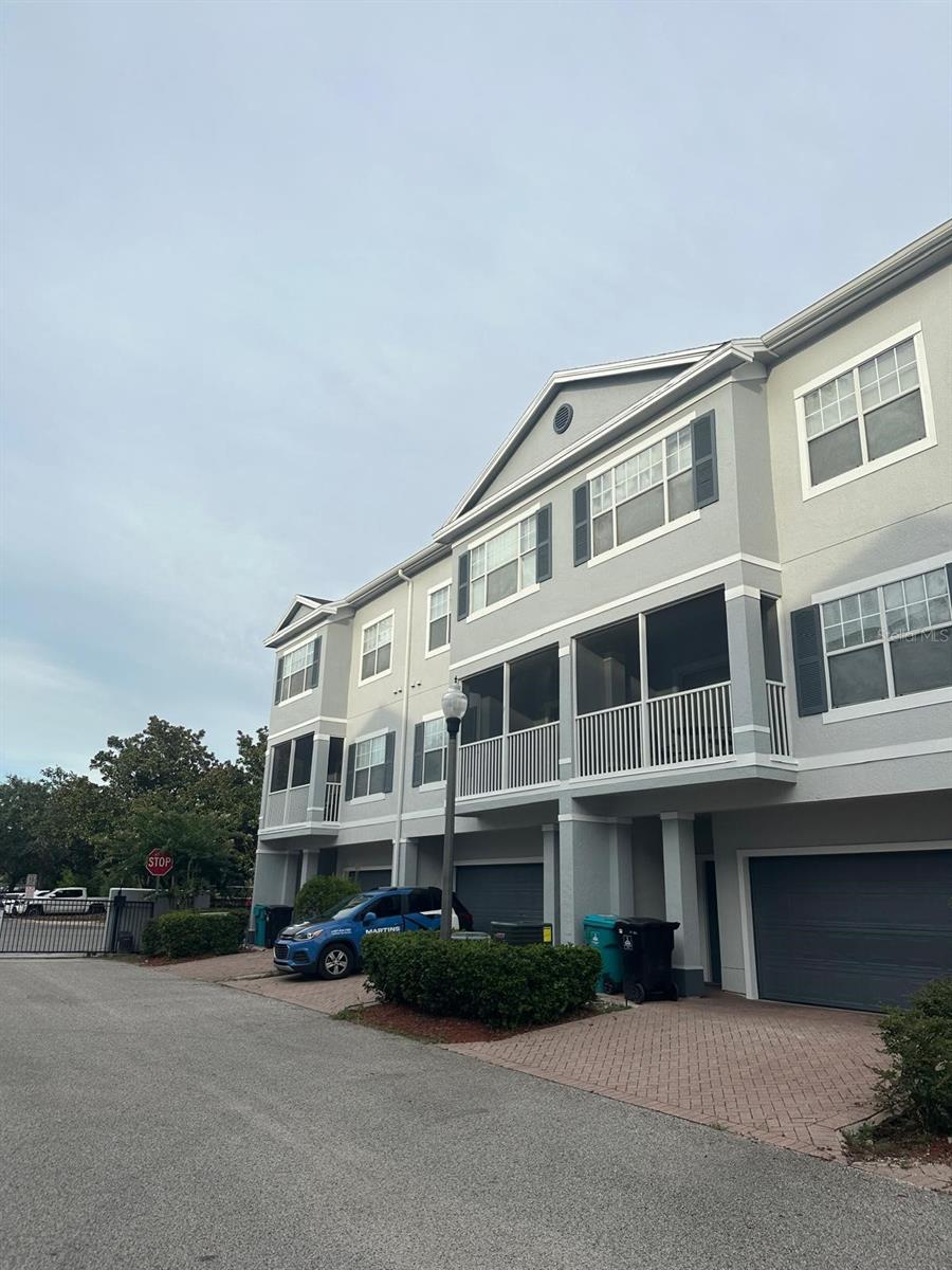 2424 GRAND CENTRAL PARKWAY 4